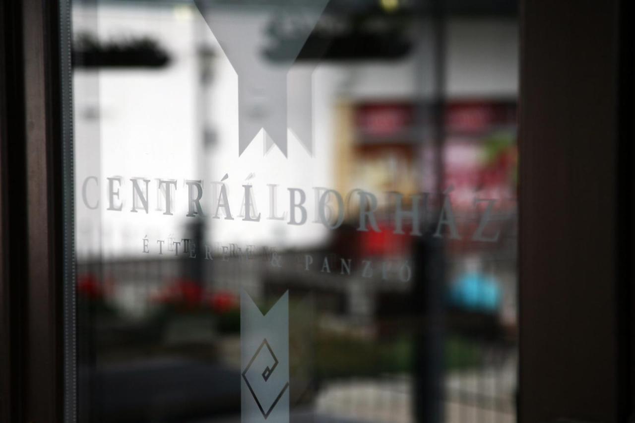 Central Panzio Erd Exterior photo